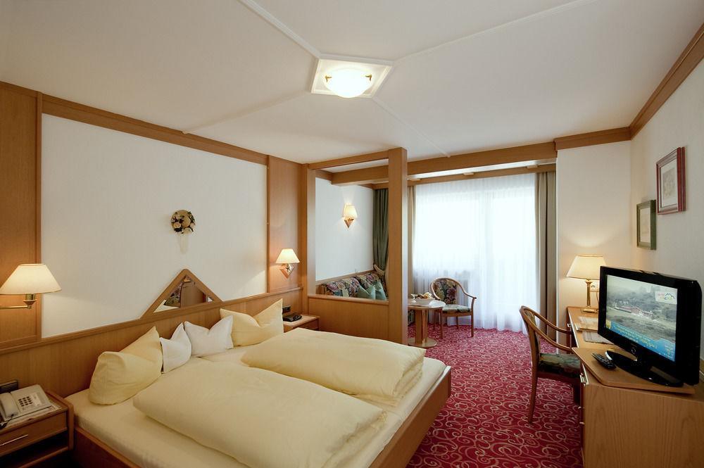 Hotel Braeu Цель-ам-Циллер Экстерьер фото